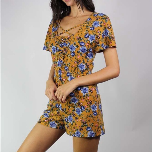 Floral Romper - Picture 2 of 8